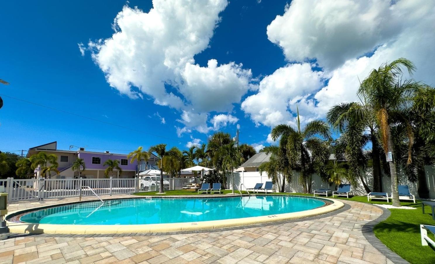 1K Bed Studio Apt With Shared Pool 06 Clearwater Exteriör bild